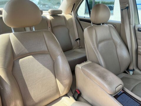 Mercedes-Benz C Class 2.0 C180 Elegance Auto 4dr 27