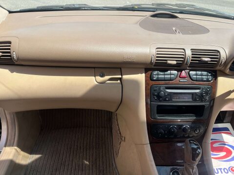 Mercedes-Benz C Class 2.0 C180 Elegance Auto 4dr 40