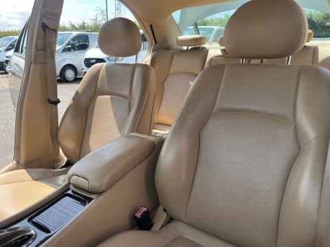 Mercedes-Benz C Class 2.0 C180 Elegance Auto 4dr 41