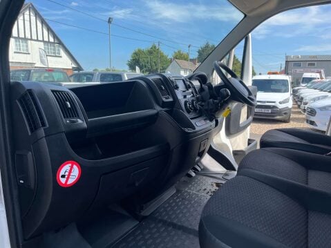 Peugeot Boxer 2.0 Boxer 335 L3 Blue HDi LUTON Box Van 34
