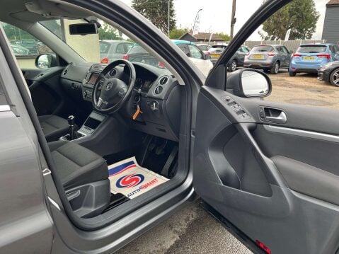 Volkswagen Tiguan 2.0 Tiguan SE TDI BlueMotion Technology 4Motion 4WD 5dr 16