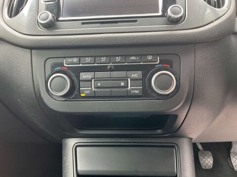 Volkswagen Tiguan 2.0 Tiguan SE TDI BlueMotion Technology 4Motion 4WD 5dr 27