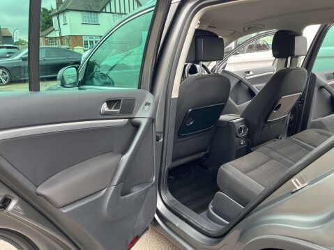 Volkswagen Tiguan 2.0 Tiguan SE TDI BlueMotion Technology 4Motion 4WD 5dr 37