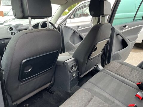 Volkswagen Tiguan 2.0 Tiguan SE TDI BlueMotion Technology 4Motion 4WD 5dr 38