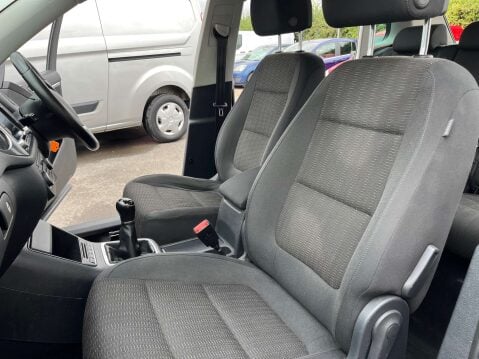 Volkswagen Tiguan 2.0 Tiguan SE TDI BlueMotion Technology 4Motion 4WD 5dr 42