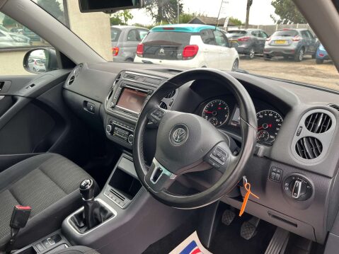 Volkswagen Tiguan 2.0 Tiguan SE TDI BlueMotion Technology 4Motion 4WD 5dr 18