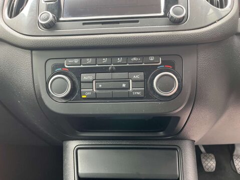 Volkswagen Tiguan 2.0 Tiguan SE TDI BlueMotion Technology 4Motion 4WD 5dr 27