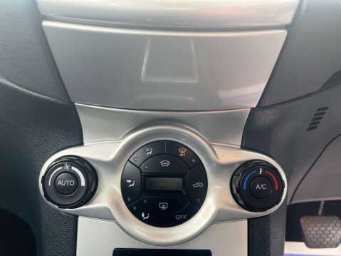 Ford Fiesta 1.4 Fiesta Titanium Auto 3dr 25
