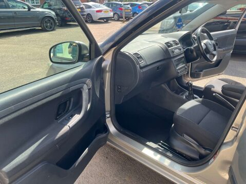 Skoda Fabia 1.2 Fabia Elegance TSi Semi-Auto 5dr 34