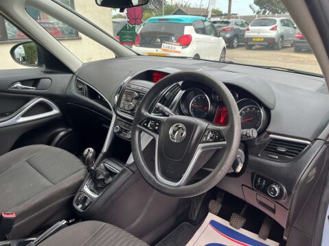 Vauxhall Zafira 1.8 Zafira Tourer Exclusive 5dr 17