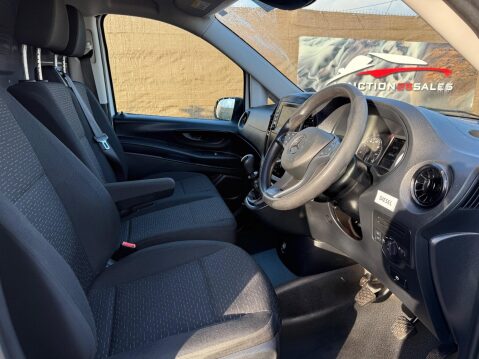 Mercedes-Benz Vito 2.1 114 CDI Progressive RWD L2 Euro 6 (s/s) 5dr 8