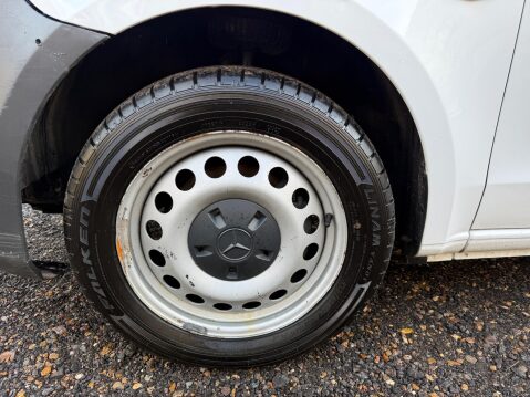 Mercedes-Benz Vito 2.1 114 CDI Progressive RWD L2 Euro 6 (s/s) 5dr 25