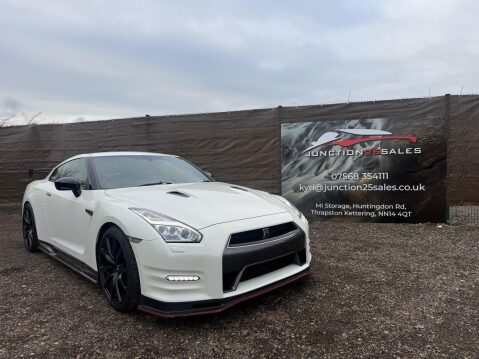 Nissan GT-R 3.8 V6 Premium Black Auto 4WD Euro 5 2dr 1