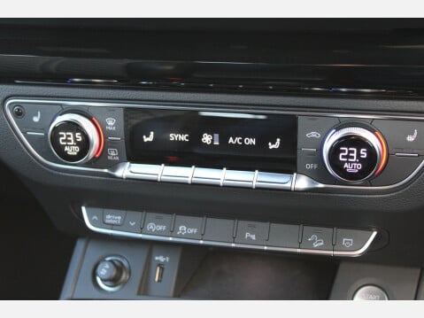 Audi Q5 2.0 TFSI 45 Edition 1 quattro MHEV S Tronic 24