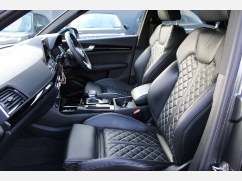Audi Q5 2.0 TFSI 45 Edition 1 quattro MHEV S Tronic 10