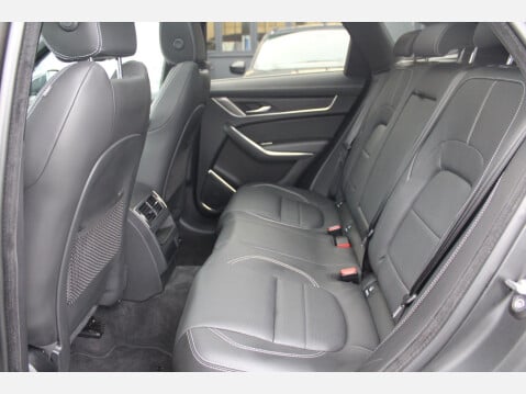 Jaguar F-Pace 3.0 D300 MHEV R-Dynamic HSE Auto AWD 13