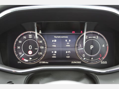 Jaguar F-Pace 3.0 D300 MHEV R-Dynamic HSE Auto AWD 16