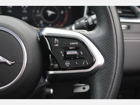 Jaguar F-Pace 3.0 D300 MHEV R-Dynamic HSE Auto AWD 23