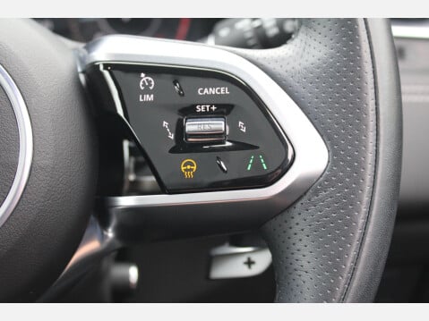 Jaguar F-Pace 3.0 D300 MHEV R-Dynamic HSE Auto AWD 24