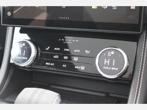 Jaguar F-Pace 3.0 D300 MHEV R-Dynamic HSE Auto AWD 27