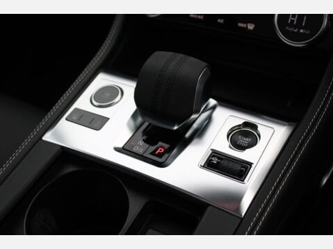 Jaguar F-Pace 3.0 D300 MHEV R-Dynamic HSE Auto AWD 28