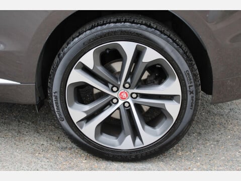 Jaguar F-Pace 3.0 D300 MHEV R-Dynamic HSE Auto AWD 40