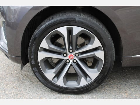 Jaguar F-Pace 3.0 D300 MHEV R-Dynamic HSE Auto AWD 37