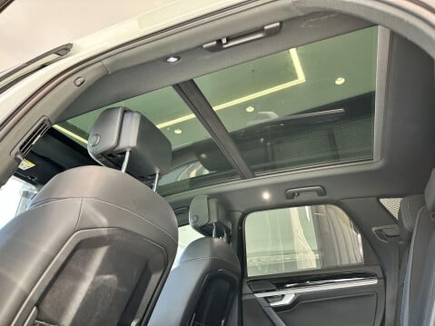 Volkswagen Touareg 3.0 TDI V6 Black Edition Tiptronic 4Motion Auto 3