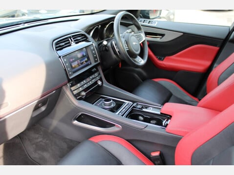 Jaguar F-Pace 3.0 D300 V6 S Auto AWD 12