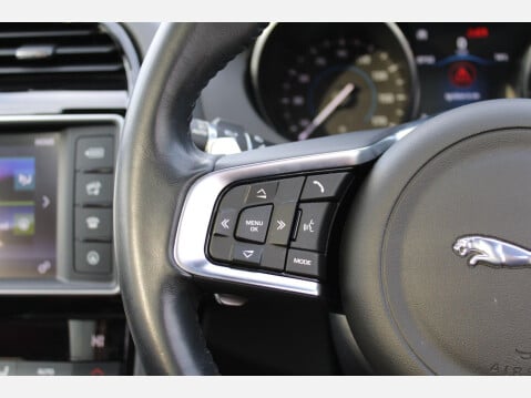 Jaguar F-Pace 3.0 D300 V6 S Auto AWD 19
