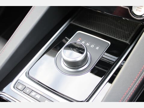 Jaguar F-Pace 3.0 D300 V6 S Auto AWD 24