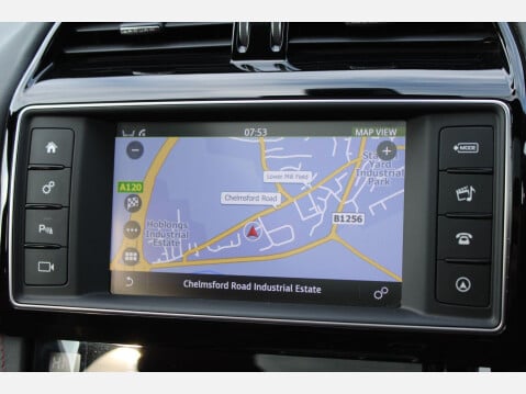 Jaguar F-Pace 3.0 D300 V6 S Auto AWD 27