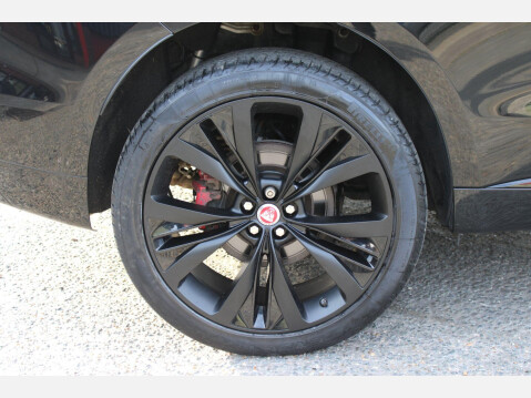 Jaguar F-Pace 3.0 D300 V6 S Auto AWD 33