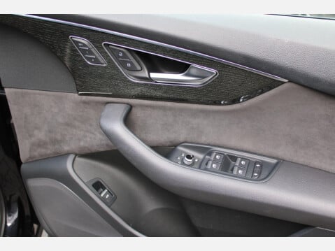 Audi Q7 3.0 TDI V6 50 Black Edition Tiptronic quattro MHEV 18