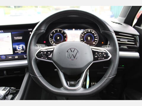 Volkswagen Touareg 3.0 TSI V6 Black Edition Tiptronic 4Motion 19