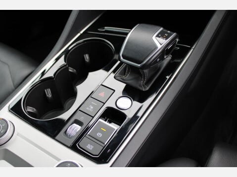 Volkswagen Touareg 3.0 TSI V6 Black Edition Tiptronic 4Motion 25