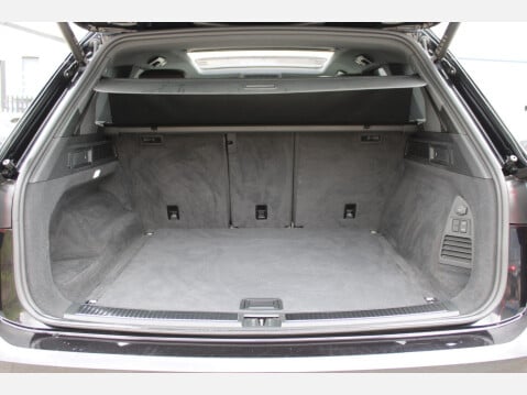 Volkswagen Touareg 3.0 TSI V6 Black Edition Tiptronic 4Motion 38