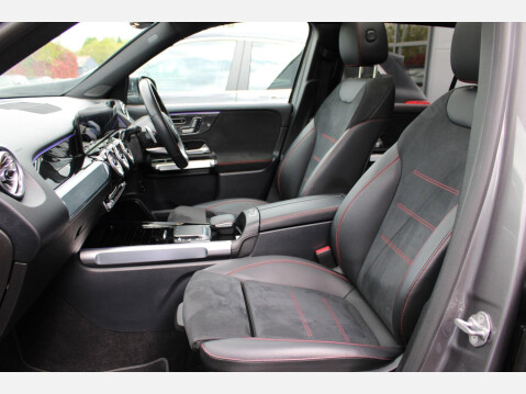 Mercedes-Benz GLB GLB220d AMG Line Premium Plus 8G-DCT 4MATIC 10