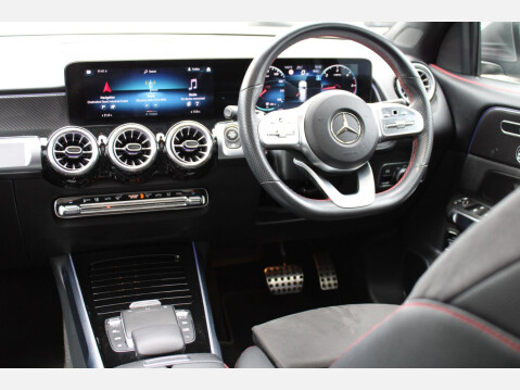 Mercedes-Benz GLB GLB220d AMG Line Premium Plus 8G-DCT 4MATIC 15