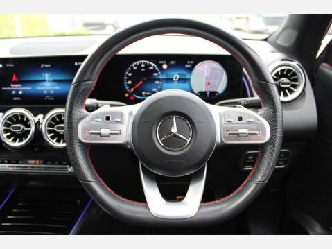 Mercedes-Benz GLB GLB220d AMG Line Premium Plus 8G-DCT 4MATIC 18