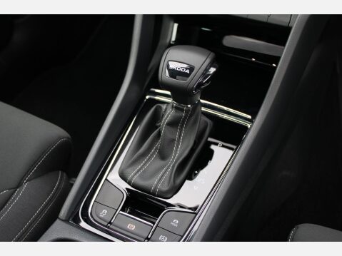 Skoda Karoq 1.5 TSI ACT SportLine DSG Euro 6 5dr 25