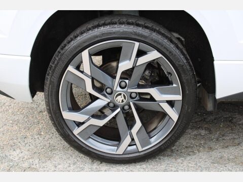Skoda Karoq 1.5 TSI ACT SportLine DSG Euro 6 5dr 33
