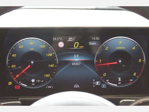Mercedes-Benz GLB 2.0 GLB220d AMG Line Premium Plus SUV 5dr 8G-DCT 4MATIC [7-Seat] 31