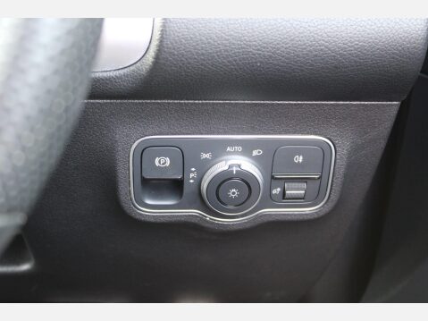 Mercedes-Benz GLB 2.0 GLB220d AMG Line Premium Plus 8G-DCT 4MATIC Euro 6 5dr 23