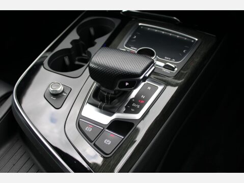 Audi Q7 3.0 TDI V6 50 Black Edition Tiptronic quattro Euro 6 (s/s) 5dr 35