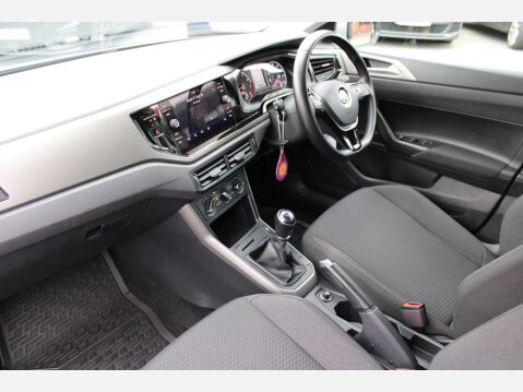 Volkswagen Polo SE TSI 11