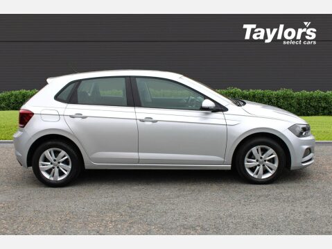 Volkswagen Polo SE TSI 8
