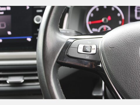 Volkswagen Polo SE TSI 17