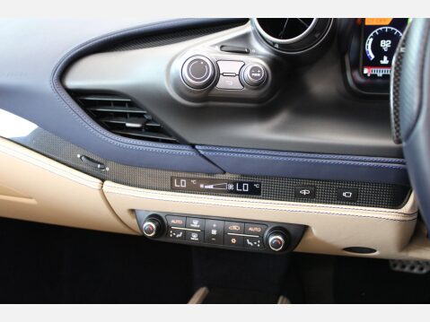 Ferrari F8 Spider 3.9T V8 F1 DCT 46