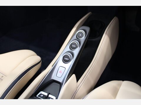 Ferrari F8 Spider 3.9T V8 F1 DCT 47